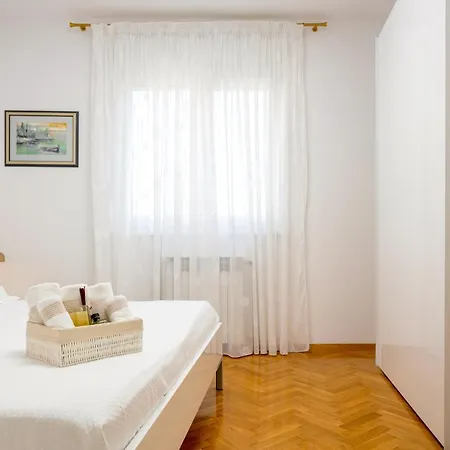 Apartment Lux Tony @ 10 Min Znjan Split