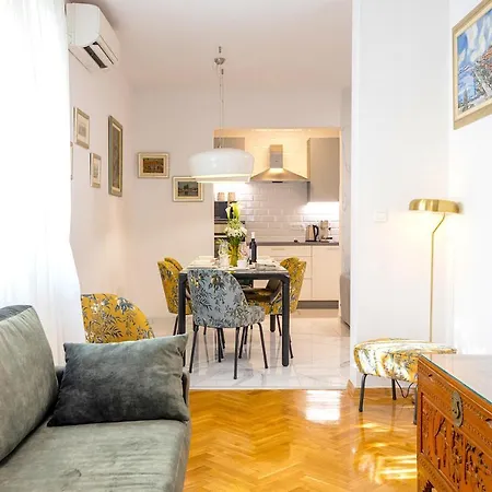 Lux Tony @ 10 Min Znjan Apartment *