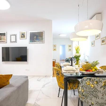 Lux Tony @ 10 Min Znjan Apartment *